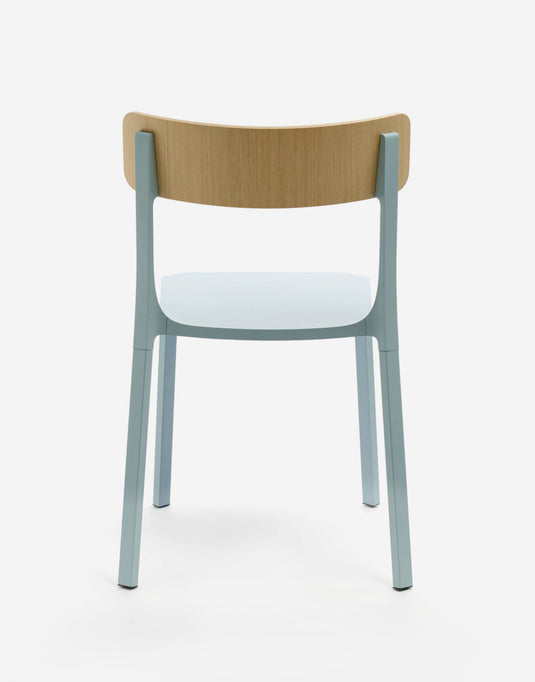 Modern ruelle chair